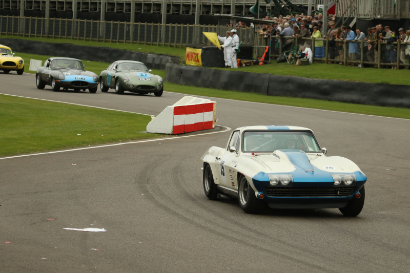 Illustration for article titled The Vintage Racing At The Goodwood Revival Is Simply The Best
